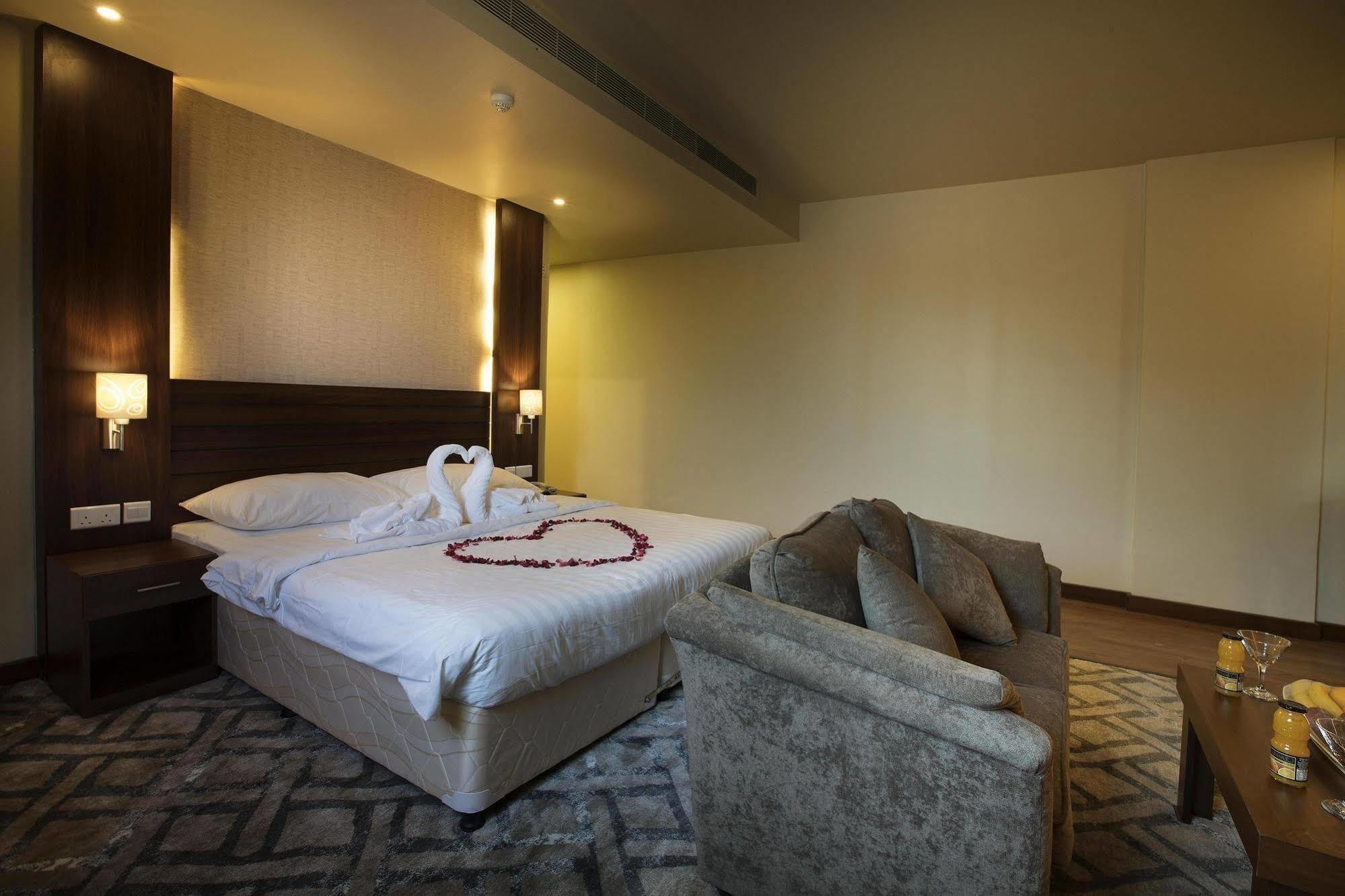 Lily Hotel Suite Mubarraz Al-Hofuf Ngoại thất bức ảnh